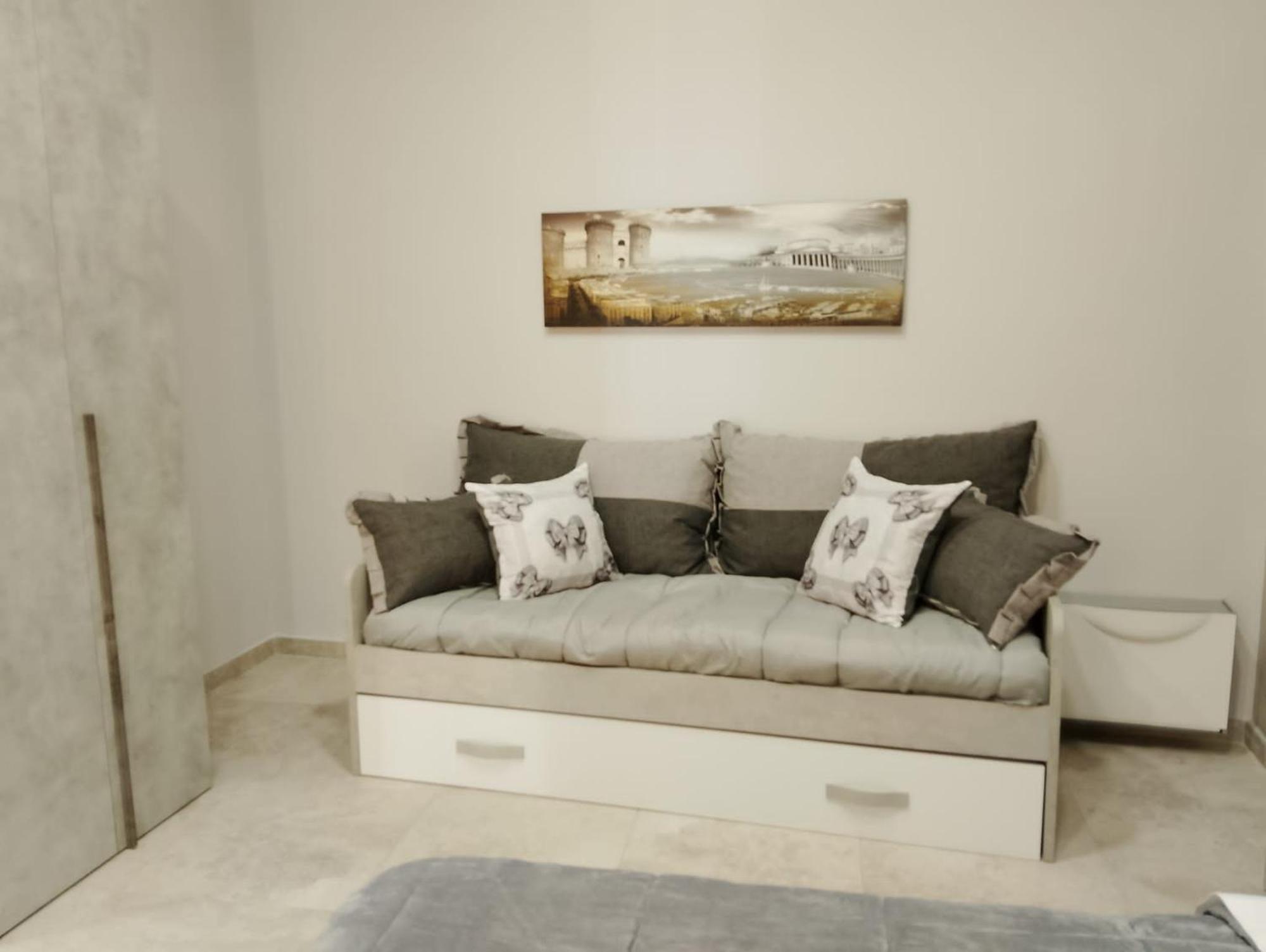 Mary House Napoli Centro Apartment Bagian luar foto