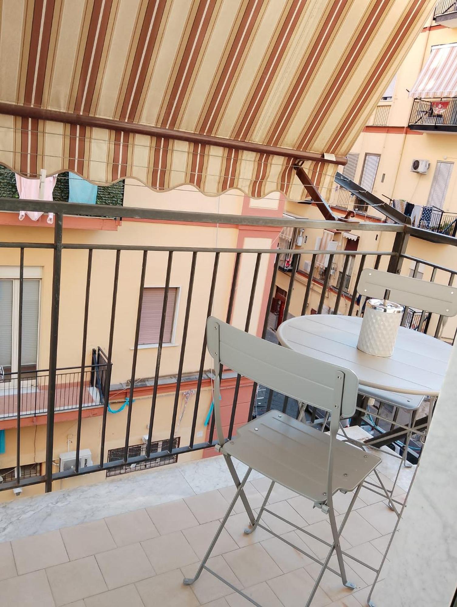 Mary House Napoli Centro Apartment Bagian luar foto