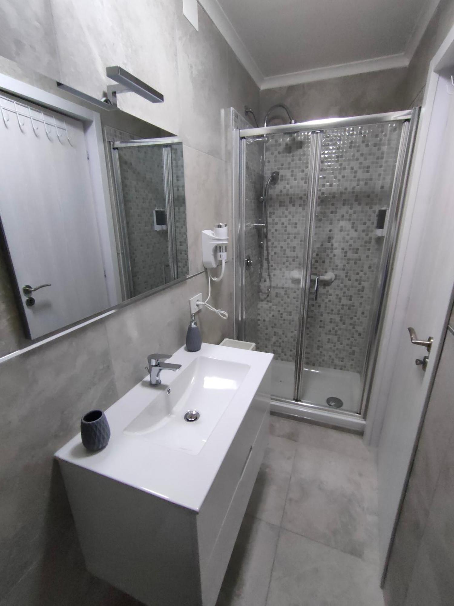 Mary House Napoli Centro Apartment Bagian luar foto