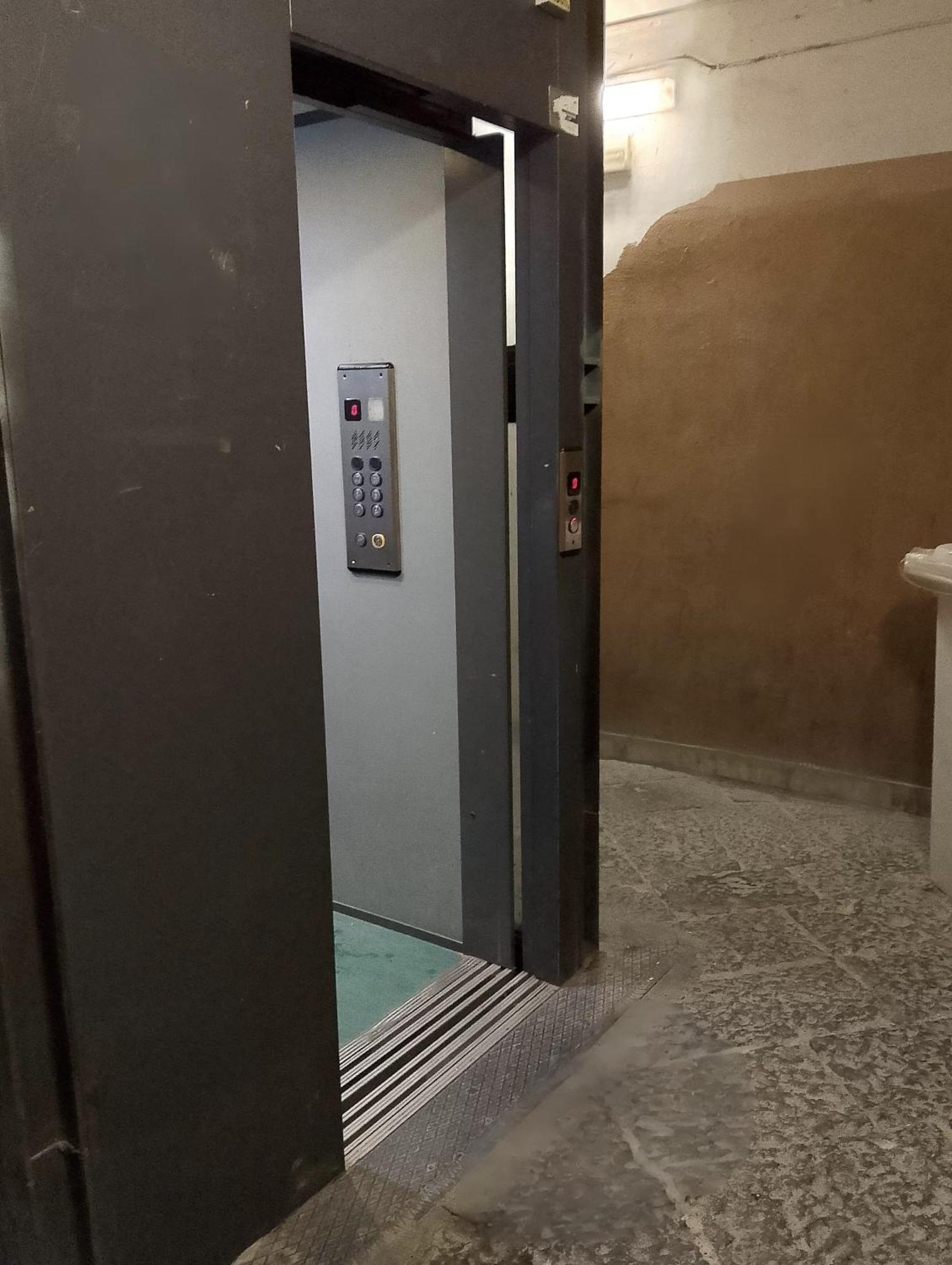Mary House Napoli Centro Apartment Bagian luar foto